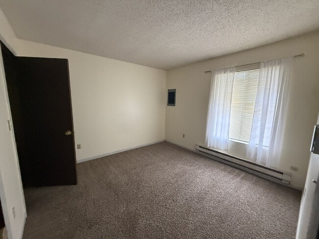 Foto del edificio - Charming 1 Bedroom Retreat in Kent- Cozy 520 sq ft Haven!
