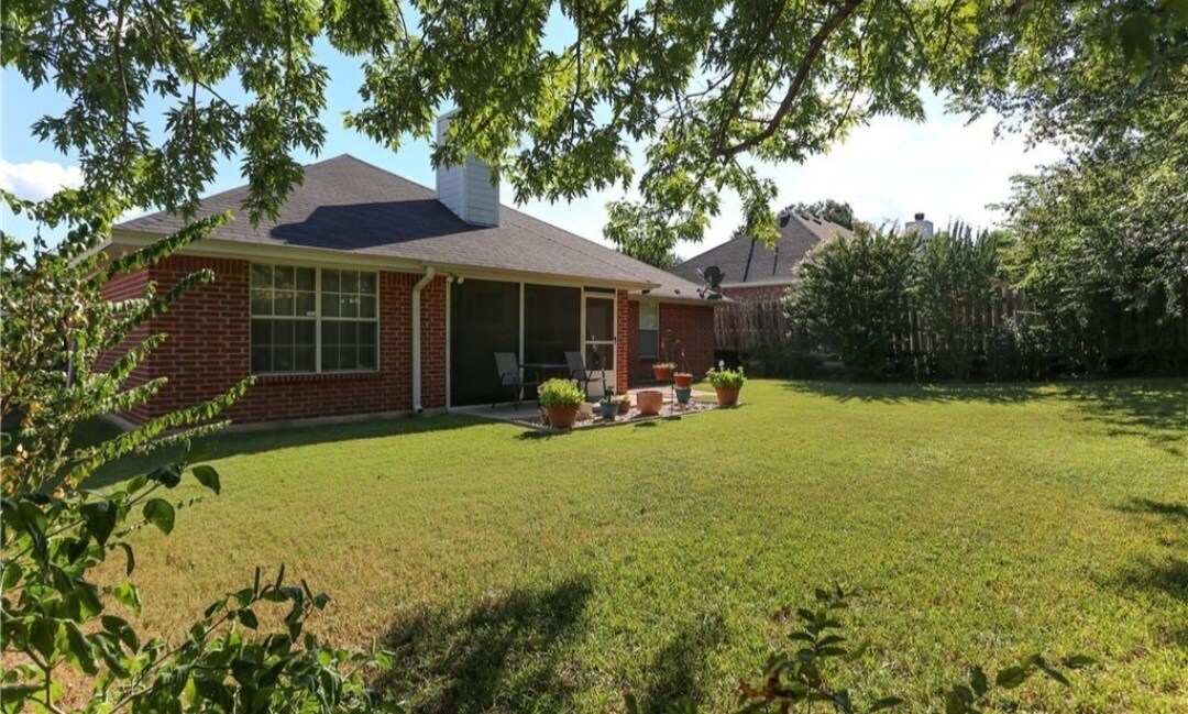 Primary Photo - 1515 Chardonnay Dr