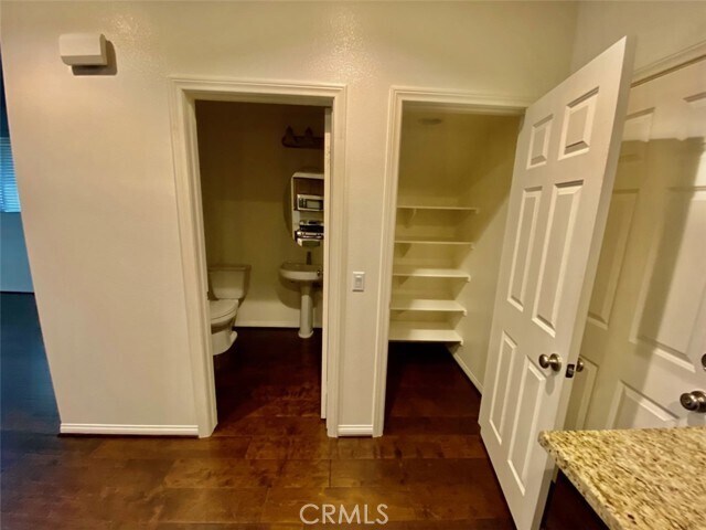 Foto del edificio - 2643 E Foothill Blvd
