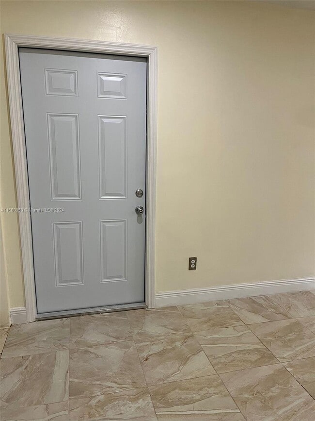 Foto del edificio - 1400 SW 85th Terrace