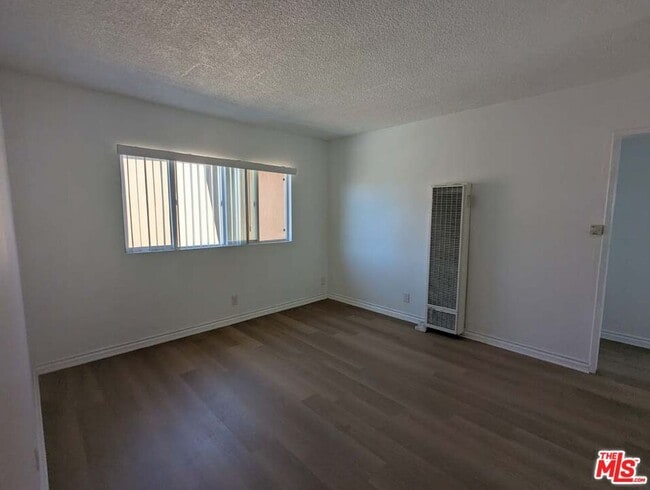 Foto del edificio - 9815 Imperial Hwy.
