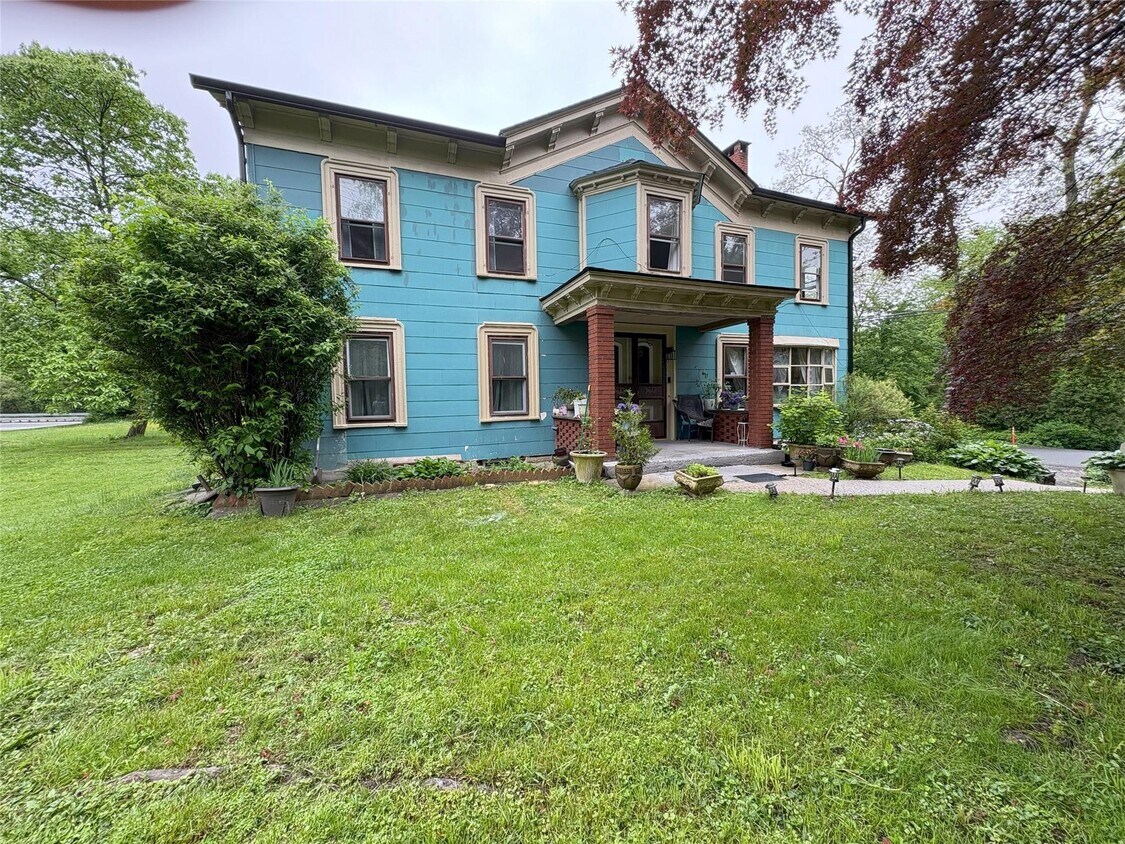 Primary Photo - 1492 E Main St