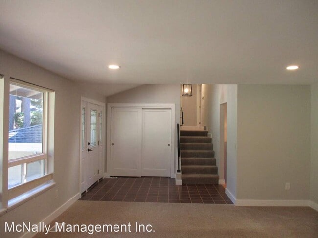 Building Photo - 4 br, 2 bath House - 102 Pt. Fosdick Circle