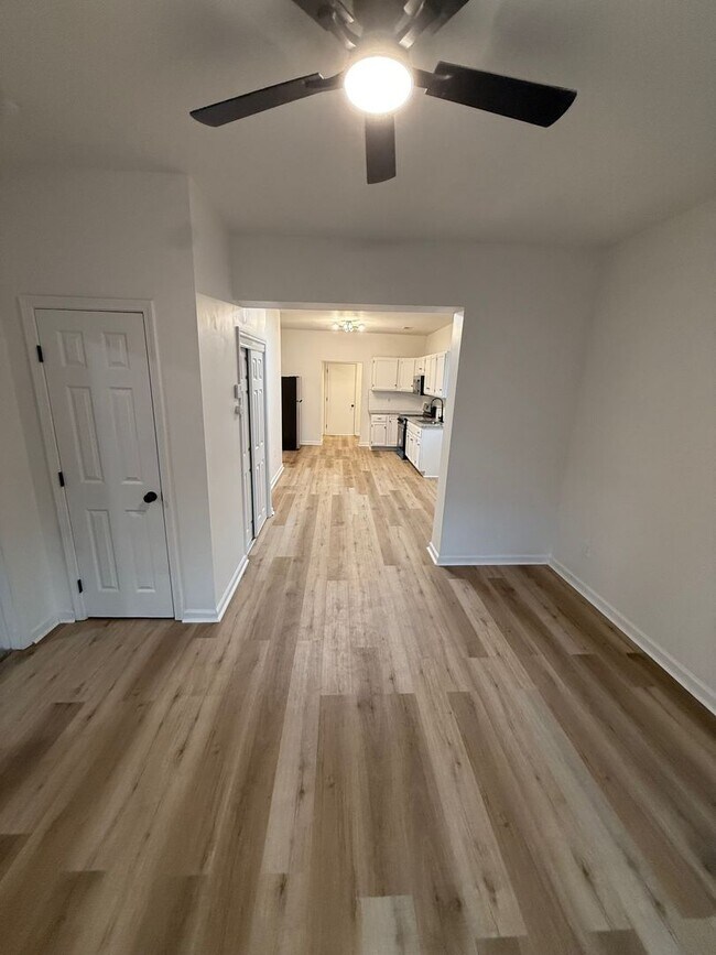 Foto del edificio - Charming & Updated 2-Bedroom Home in Heart of Olathe!