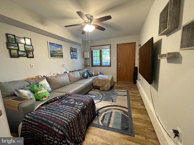 Foto del edificio - 417 Rector St