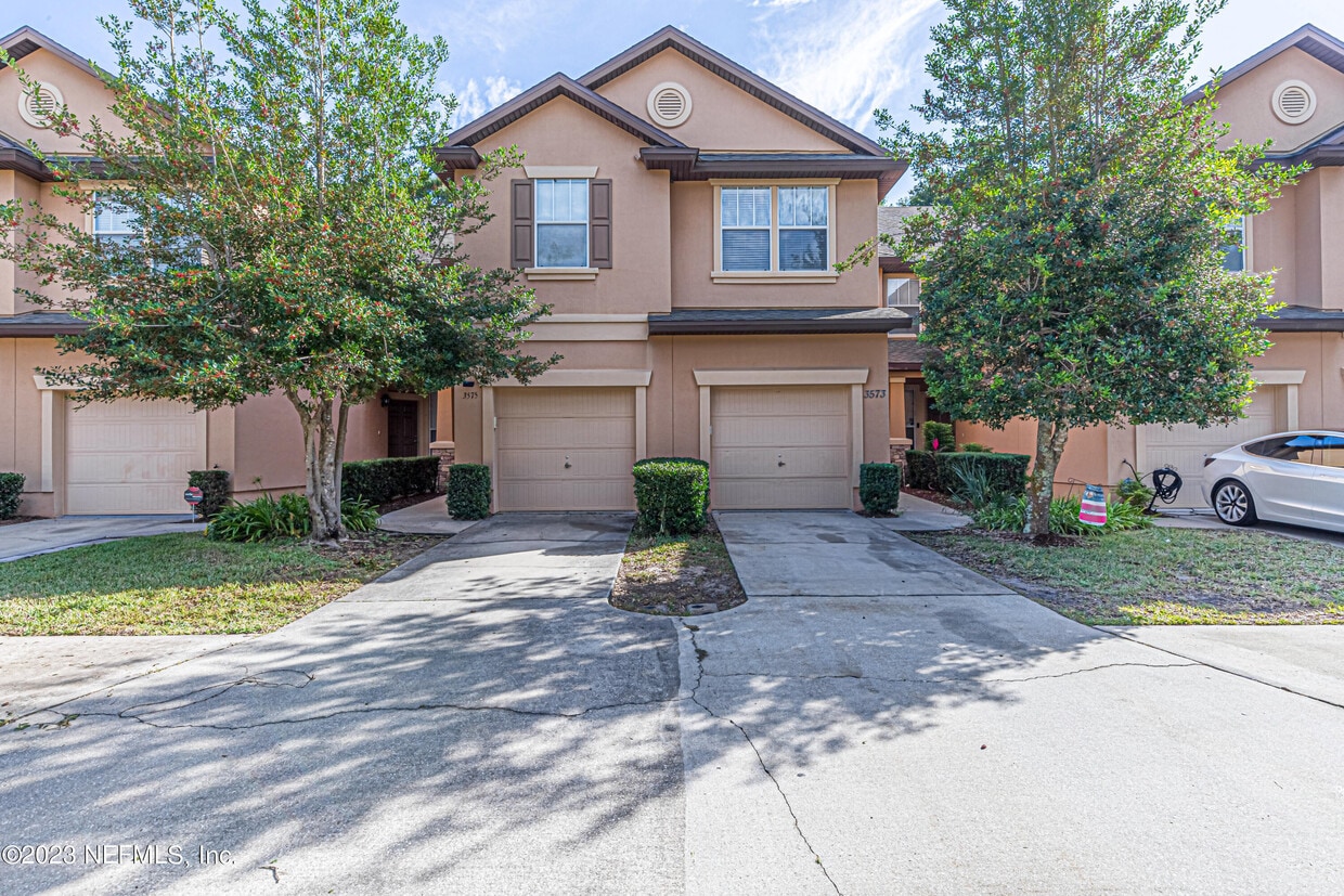 Primary Photo - 3573 Hartsfield Forest Cir