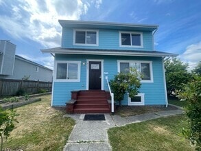 Building Photo - 6505 33rd Ave S