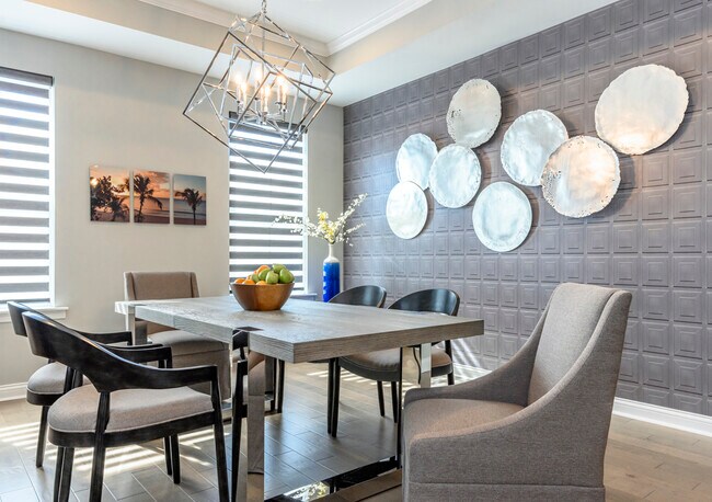 Dining - 114 Broadway St