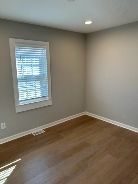 Building Photo - 407 Bledsoe Ave