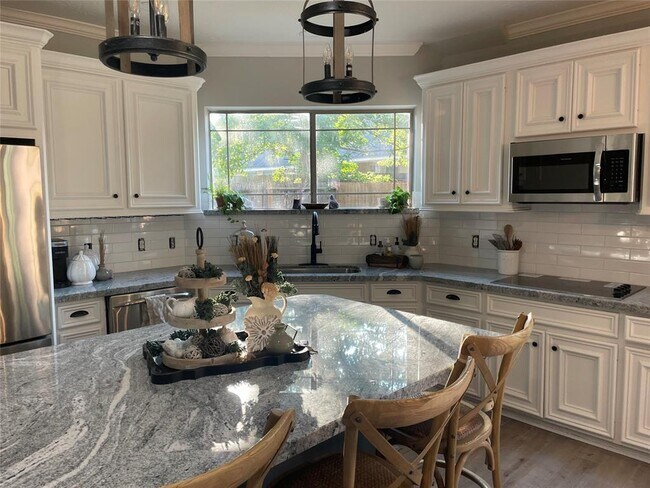 Foto del edificio - 3802 Springcrest Ln