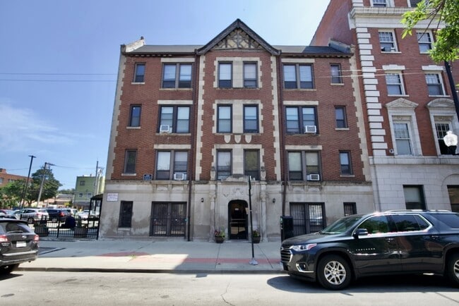 Building Photo - 3345 N Marshfield