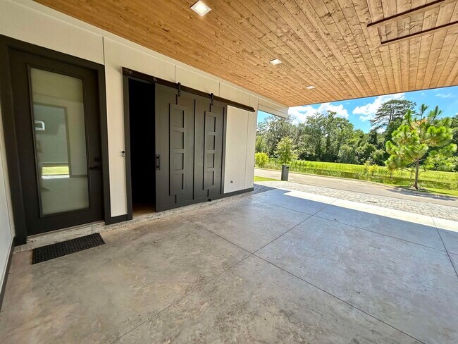 Building Photo - 2315 Lake Hall Rd