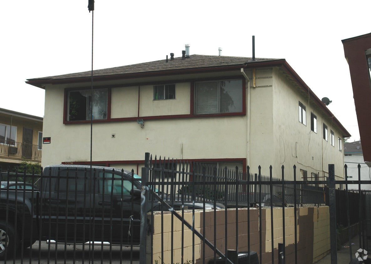 Building Photo - 3326 Drew St
