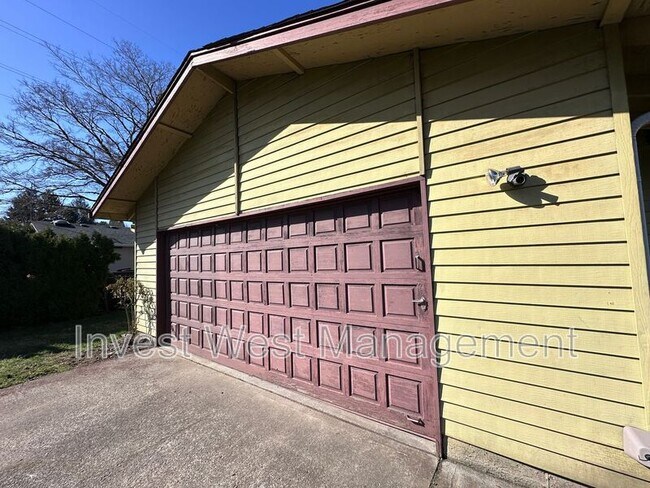Foto del edificio - 6110 NW Garfield Ave