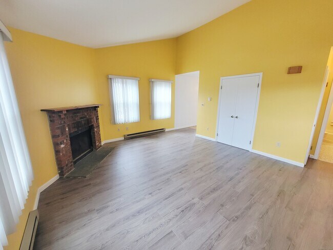 Foto del edificio - 96 Valley Dr