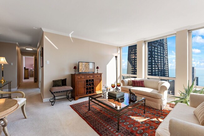 Building Photo - 111 E Chestnut St