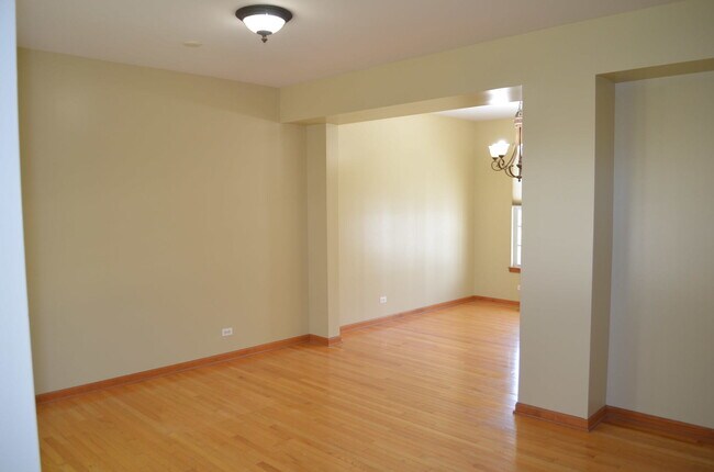 Foto del edificio - 271 E Park Ave