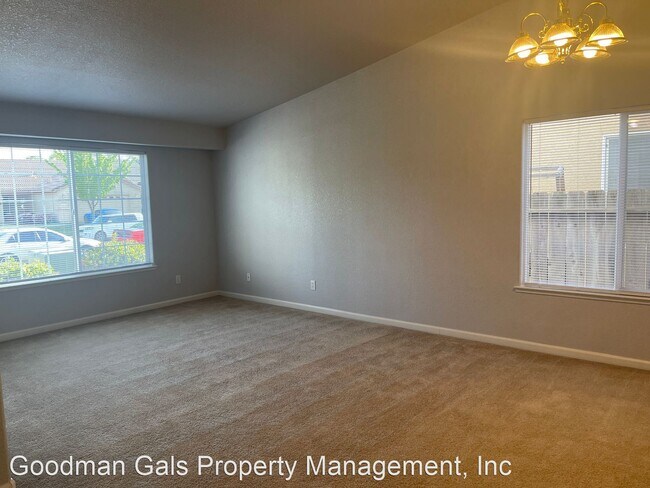 Building Photo - 4 br, 2 bath House - 1651 Emmet Way