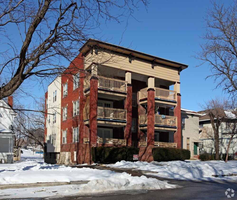Primary Photo - 3336 Gillham Rd