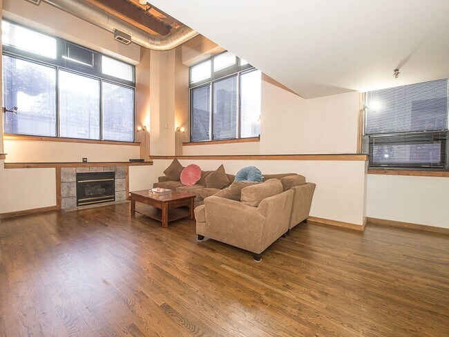 Building Photo - 732 S Financial Pl