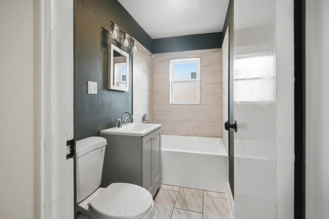 Foto del edificio - 3410 Calwagner St