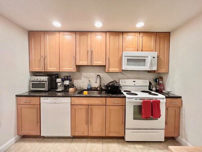 Foto del edificio - 290 Corey Rd