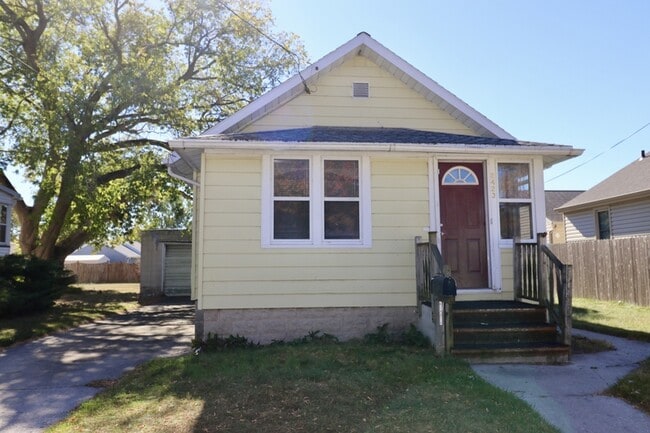 Building Photo - 2423 16th St