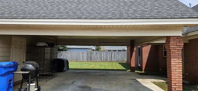 Foto del edificio - 738 Summer Ln