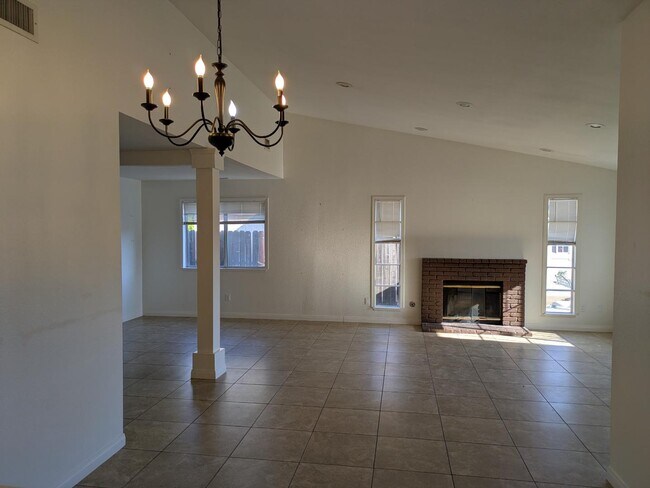 Foto del edificio - 8730 Sandhill Dr
