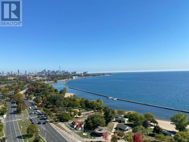 Photo du bâtiment - 1928 Lake Shore Blvd W