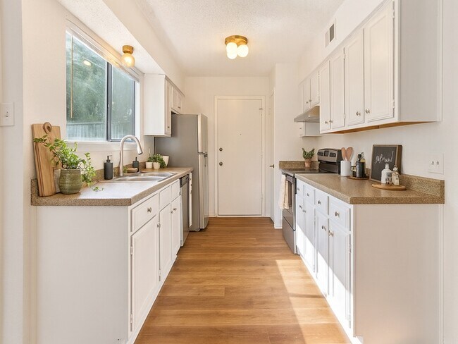 Foto del edificio - 3BR SFR w/ Garage & Fenced Yard in Fort Worth