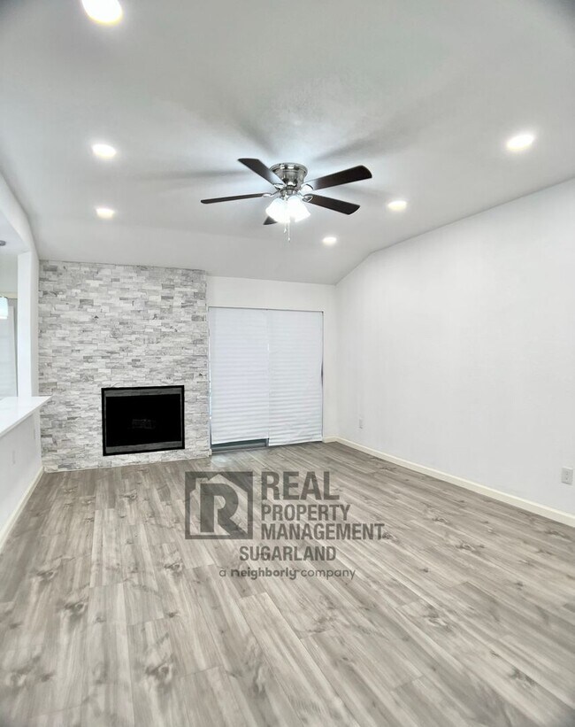 Foto del edificio - Gorgeous One Story Home in Sugar Land, TX