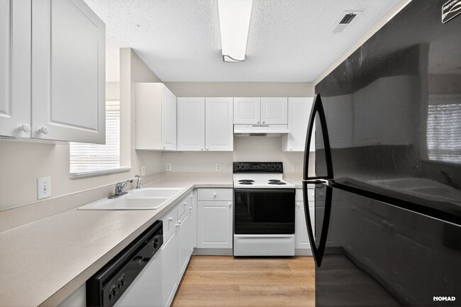 Building Photo - 2505 Bay Harbor Dr