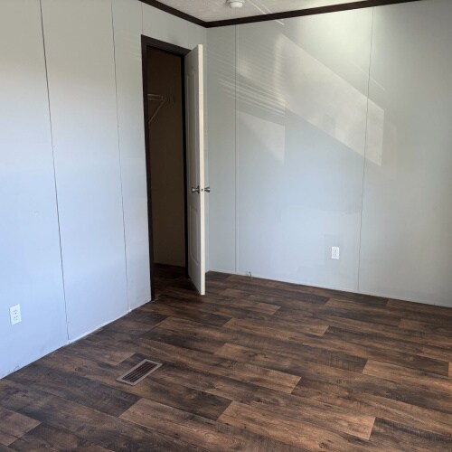 Foto del edificio - 475 Landis Ln