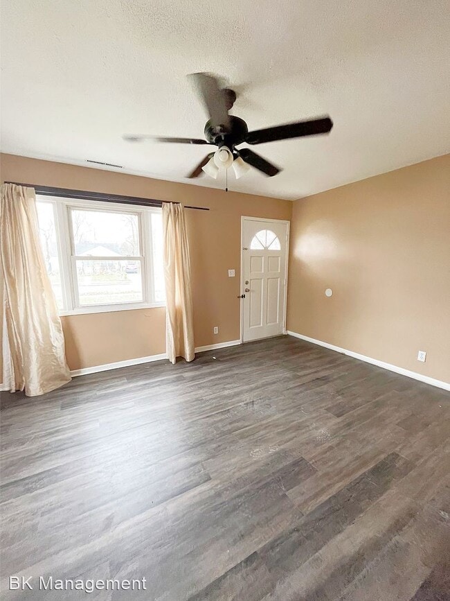 Building Photo - 3 br, 1 bath House - 2922 Elk Street