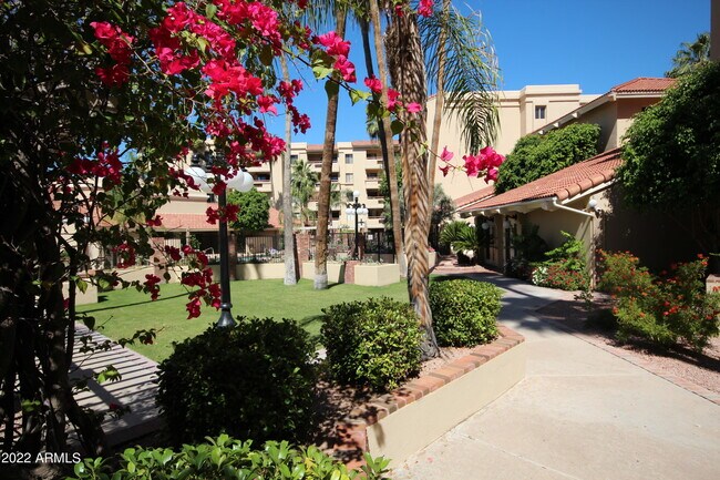Foto del edificio - 4200 N Miller Rd