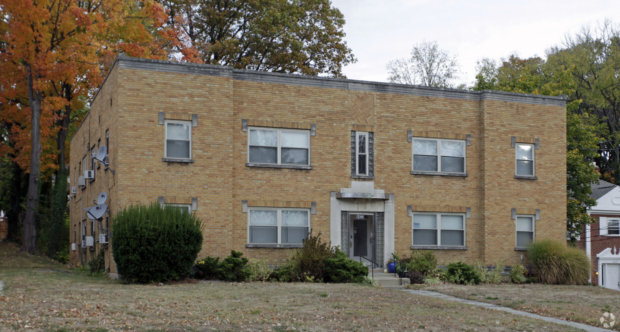 Primary Photo - Montgomery Road Apartments