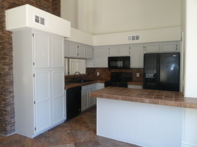 Kitchen - 1457 E Renee Dr