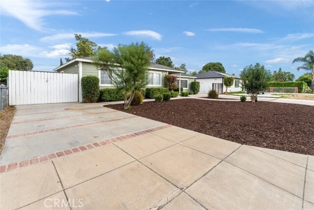 Building Photo - 8440 Oakdale Ave