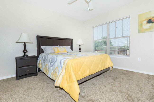 Comfortable Bedrooms at Inwood Crossings Apartments, Wichita - Inwood Crossings