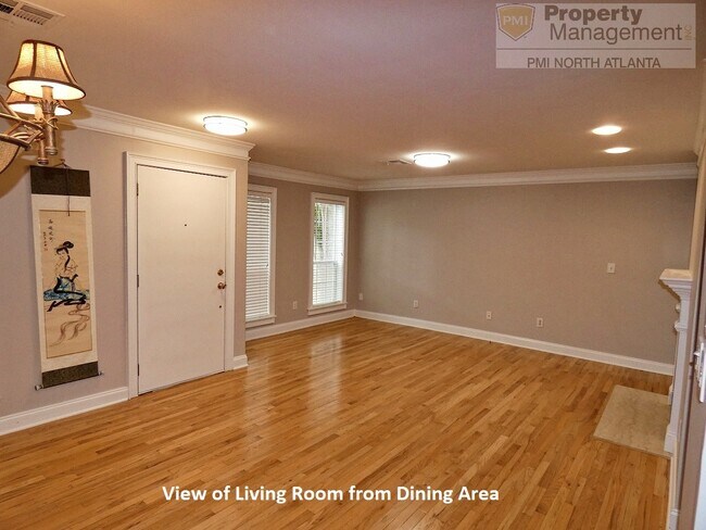 Building Photo - End unit Townhome