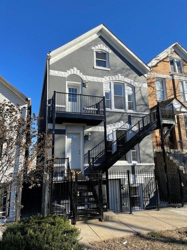 Foto principal - 2311 S Whipple St