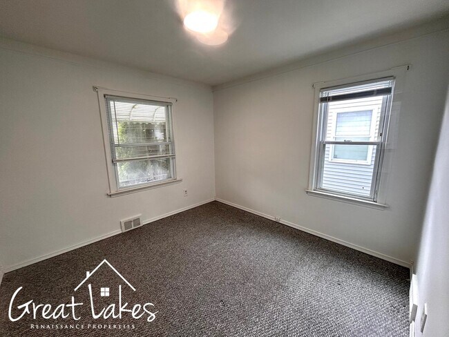 Foto del edificio - Beautiful 2 Bedroom 1 Bathroom now availab...