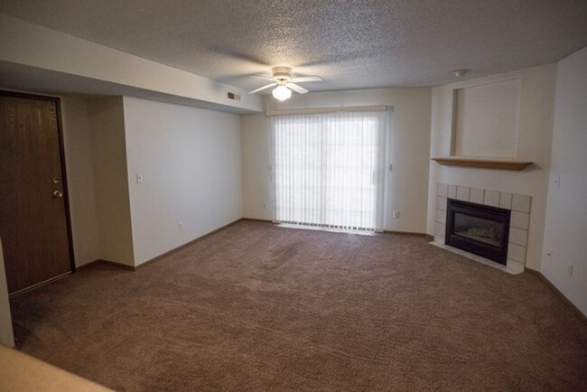 Building Photo - $1,125 | 2 Bedroom, 1 Bathroom Condo | Pet...