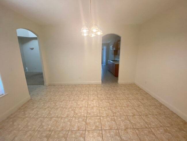 Building Photo - 5 br, 3 bath House - 2775 Jordan Ave