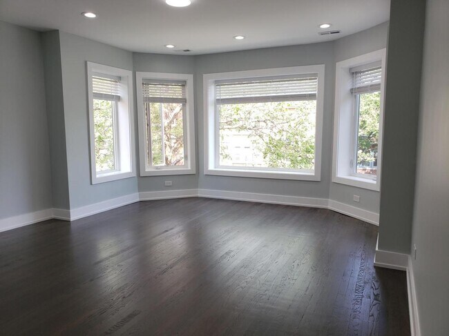 Foto del edificio - 5452 N Christiana Ave