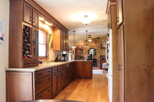 Building Photo - 571 Harvest Ln