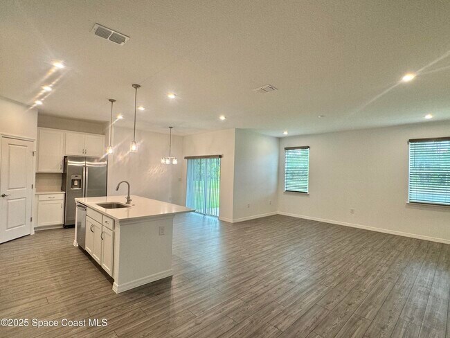 Foto del edificio - 3150 Viridian Cir