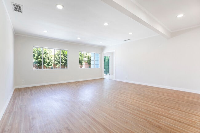Building Photo - 12527 Stagg St