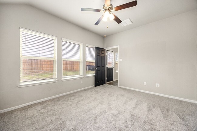 Building Photo - 22630 Rosebush Hl Rd